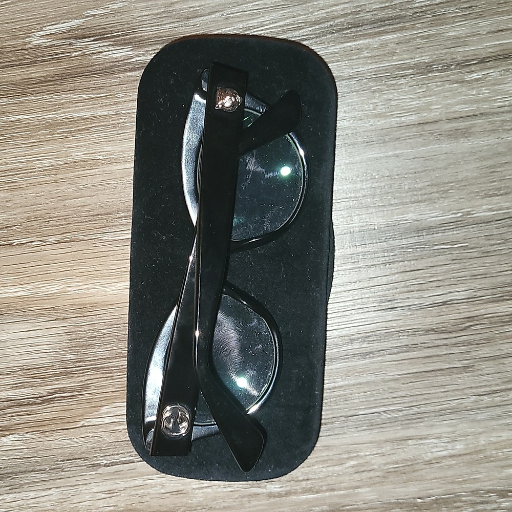 Gucci Glossy Black Cat-Eye Glasses - Picture 9 of 12
